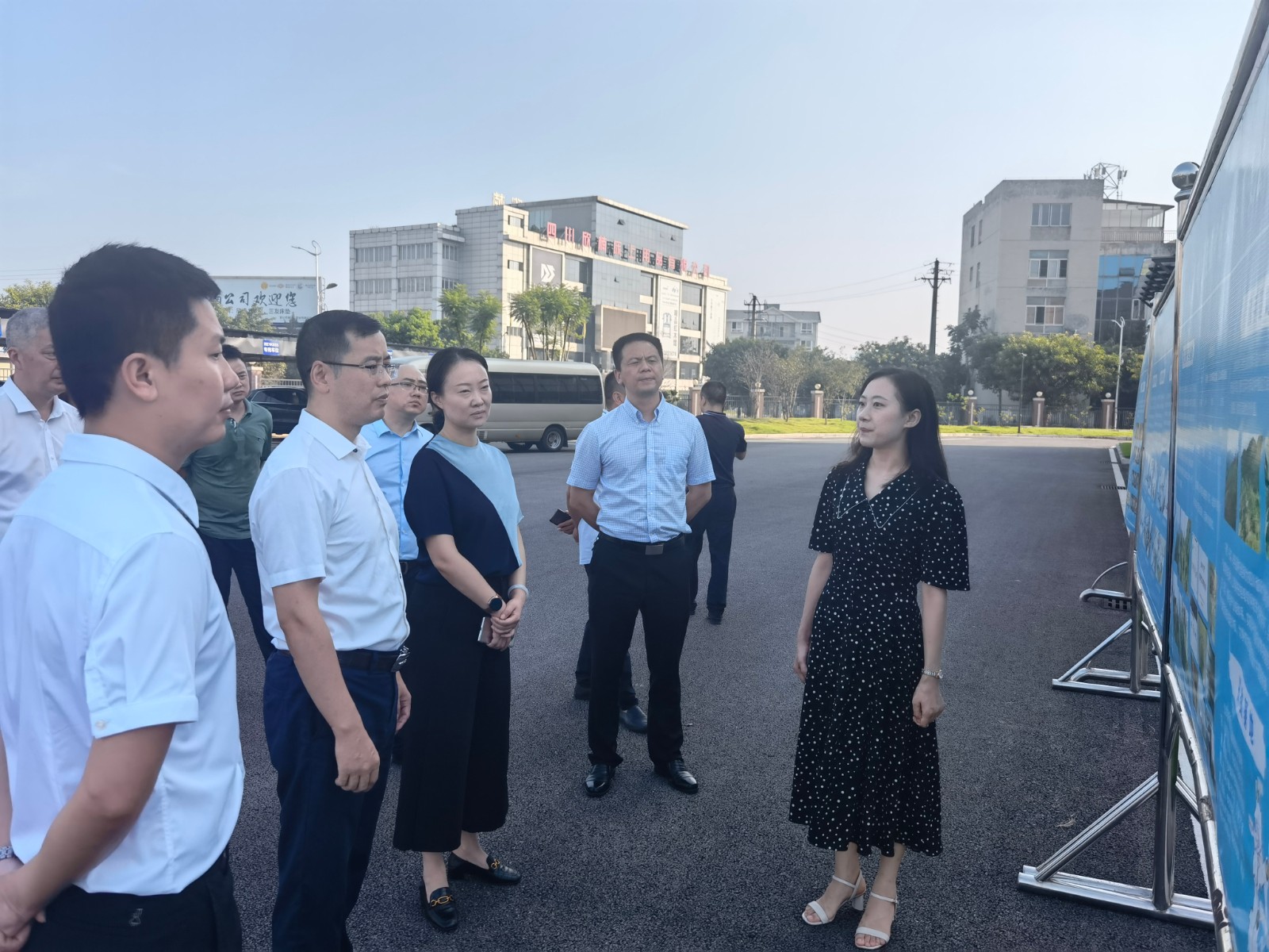 現代醫藥產業生態鏈走訪調研天植中藥公司.jpg