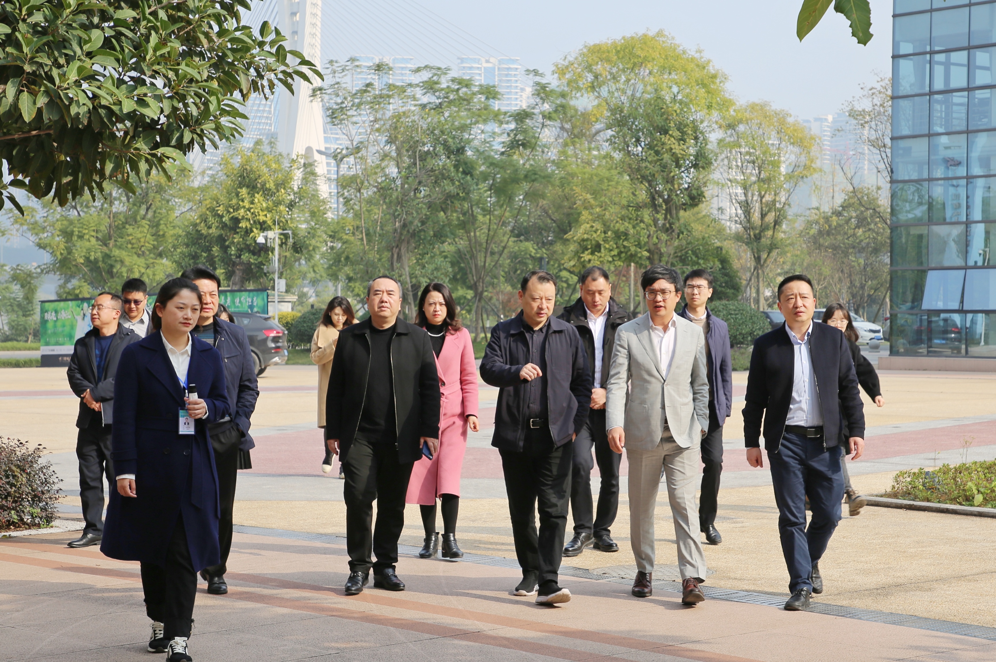 上海豫園旅游商城（集團(tuán)）股份有限公司赴西南醫(yī)投集團(tuán)實地考察