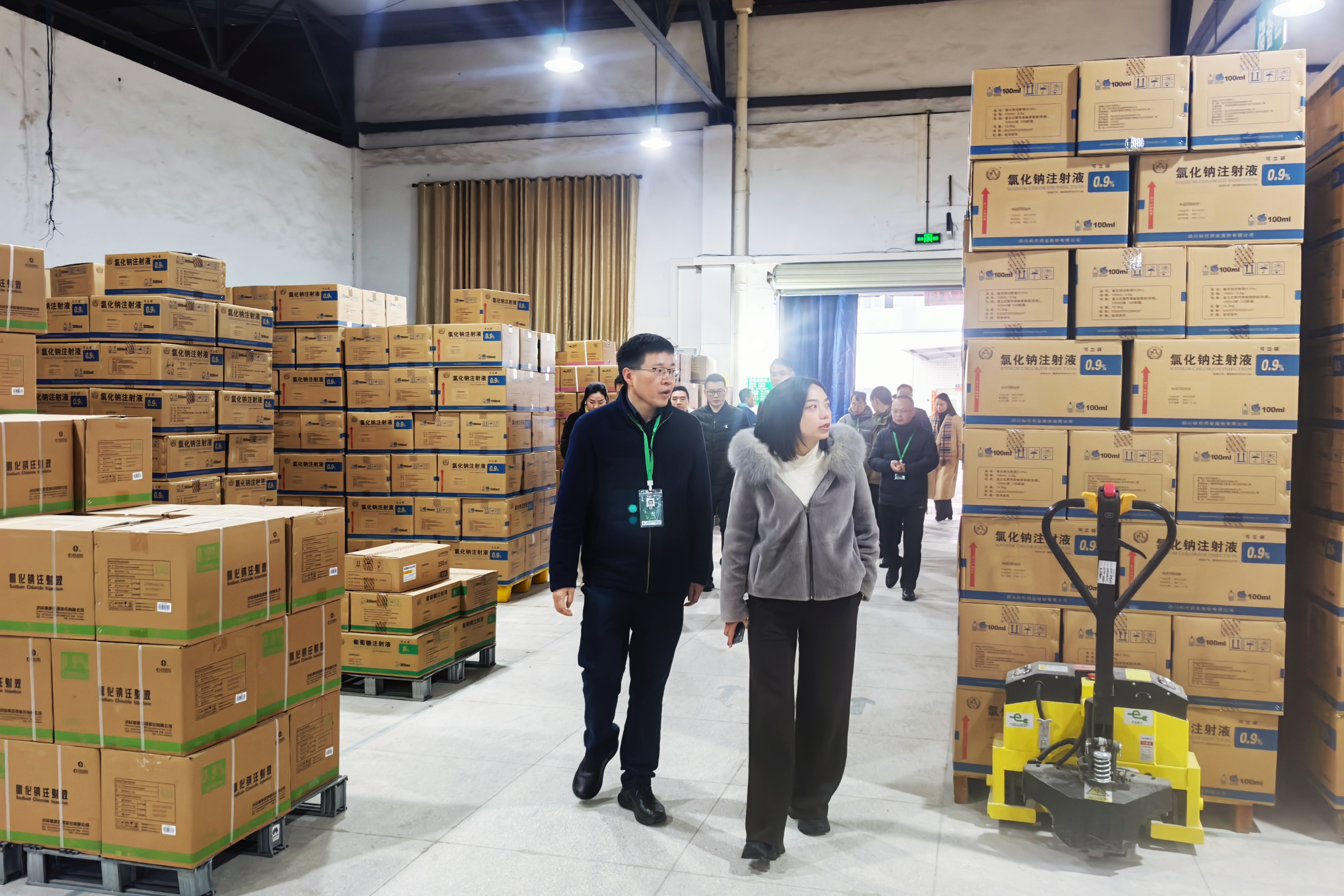 瀘州市醫藥健康產業發展局黨組成員、副局長郭溱率隊蒞臨醫藥公司開展節后安全檢查 